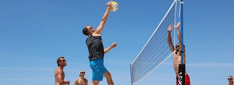 Catch the sun, catch the ball